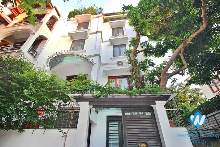 Unfurnished and new 4 bedrooms house for rent in Tay Ho, Ha Noi